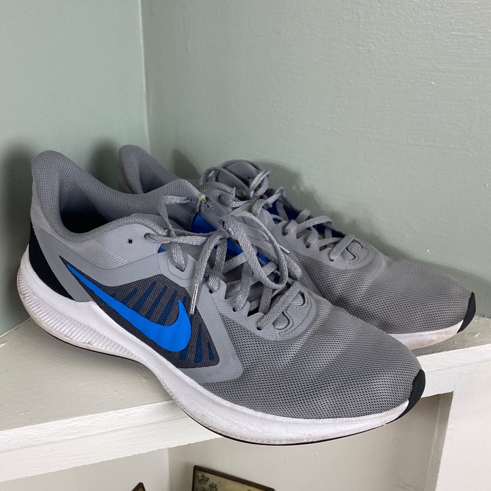 Mens Nike Gray Sneakers Downshifter 10 Shoes size 12 CI9981-014 grey Running Gym